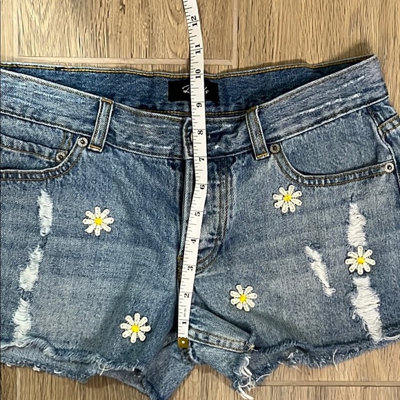 Rails Shorts Jean Jesse Daisy Vintage Distressed  Embroidery Fray Edge Button - Picture 9 of 13